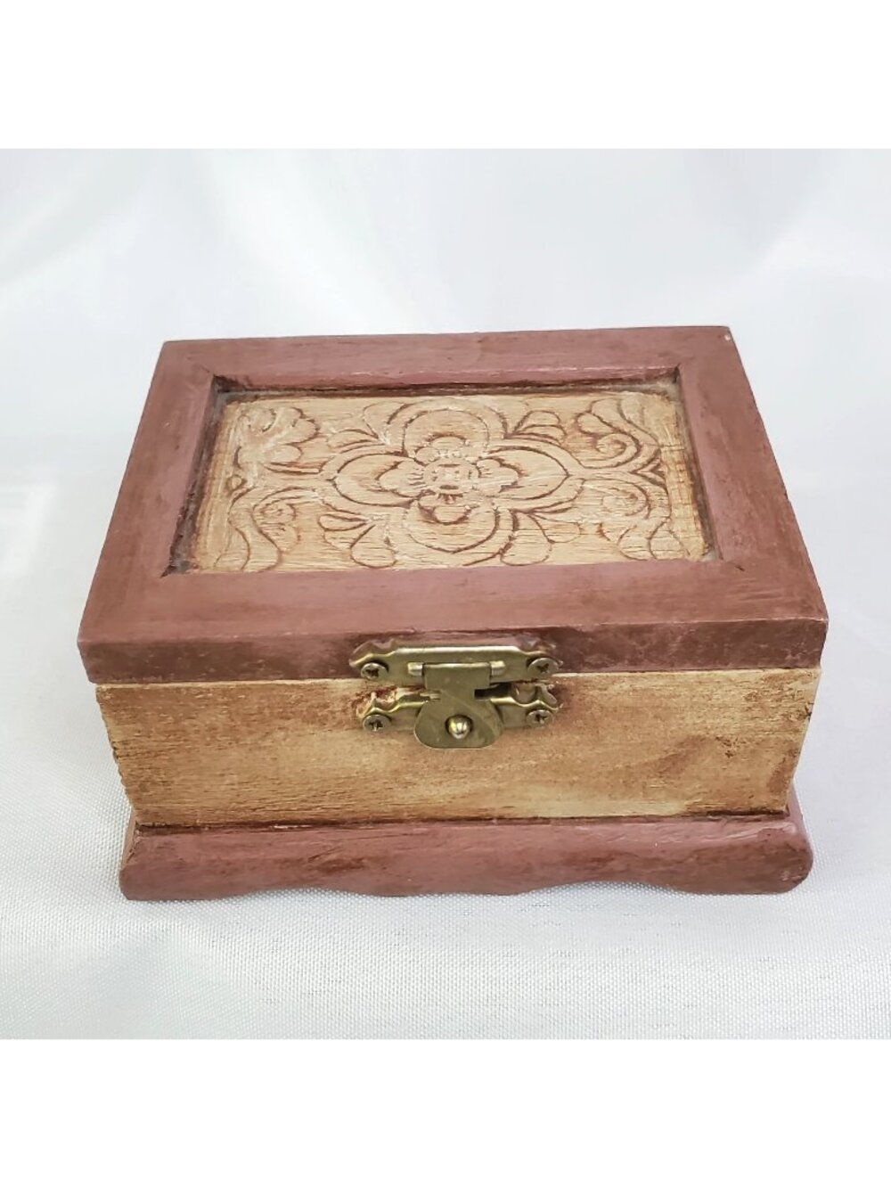 VTG Hand-Carved Wooden Jewelry Trinket Box With Floral Design & Brass Latch